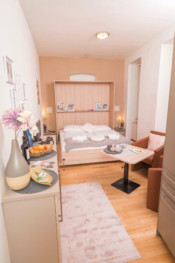 Appartamento Tiny Hideaway Vienna Esterno foto